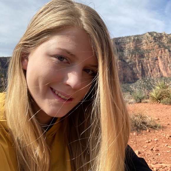 Meet your Posher, Libbie - Picture 1 of 1